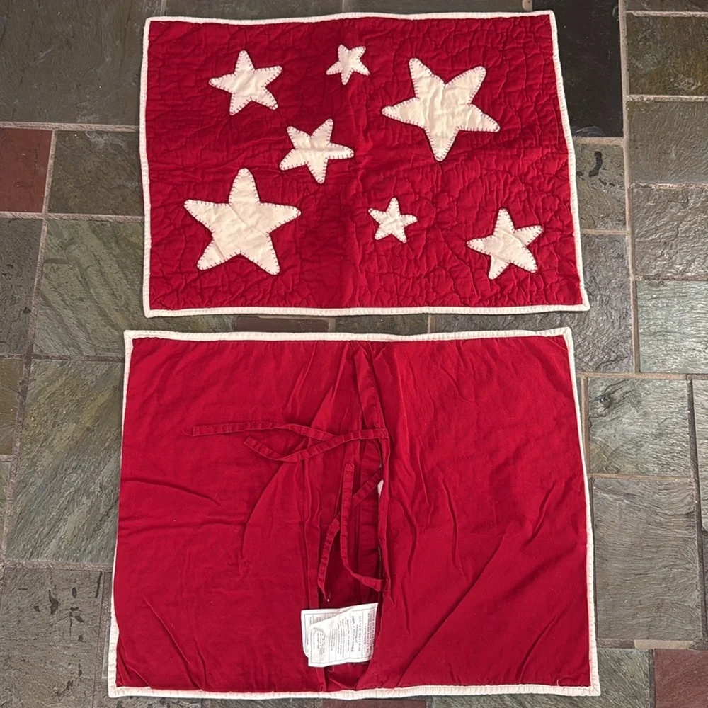 Pottery Barn Kids Twin Red Star Quilt and Two Shams - Picture 4 of 5